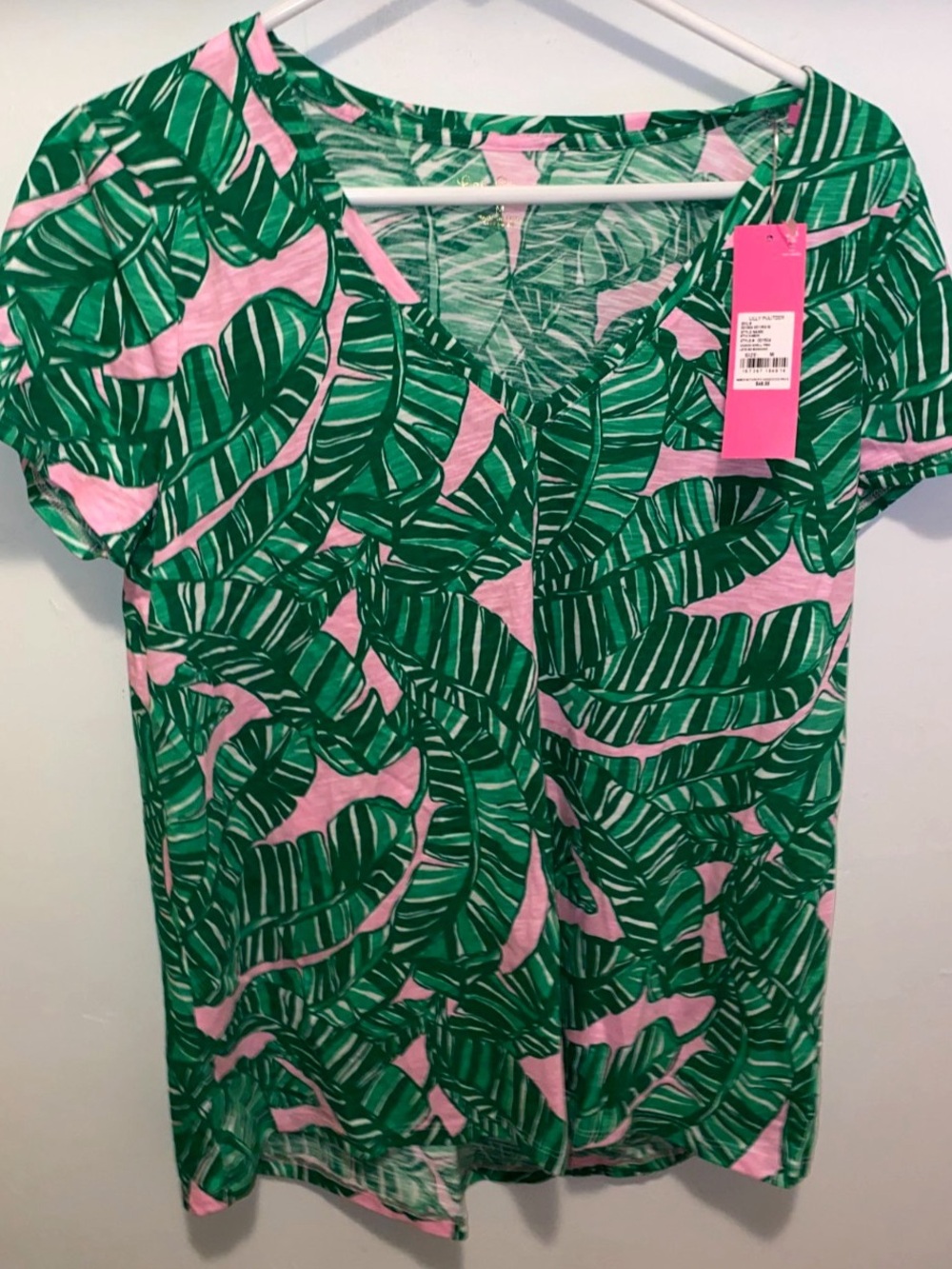 Lilly Pulitzer Etta V-neck Top M Conch Shell Pink Lets Go banana Blouse Tee